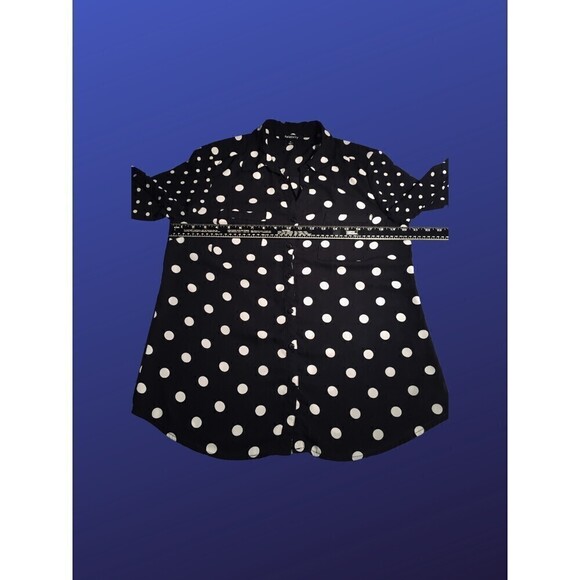 RELATIVITY Roll Tab Button Up Top Blouse, BLACK/WHITE POLKA DOT, Size M, NWOT - Picture 4 of 9